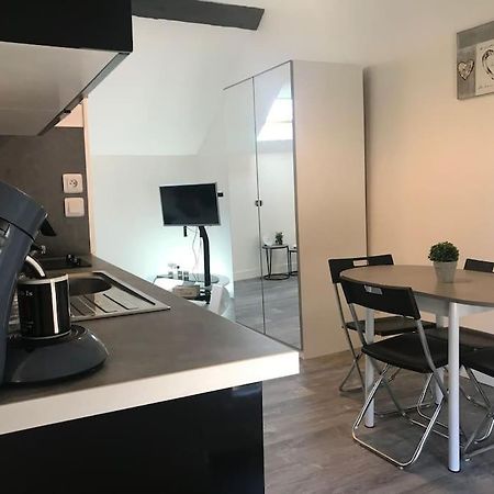 Studio Du Chateau Apartamento Champs-Sur-Marne Exterior foto